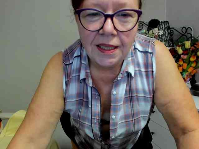 flirty-adele webcam
