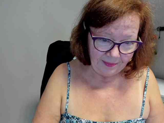 flirty-adele webcam