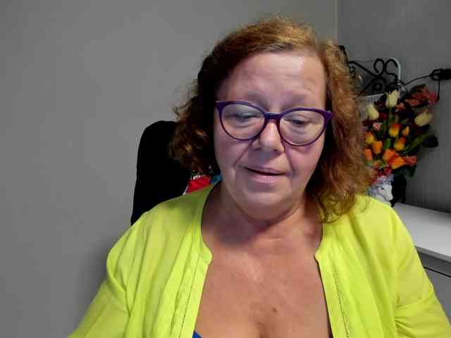flirty-adele webcam