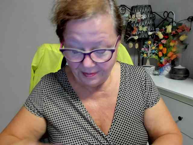 flirty-adele webcam