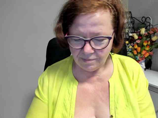 flirty-adele webcam