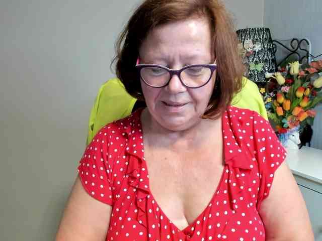 flirty-adele webcam