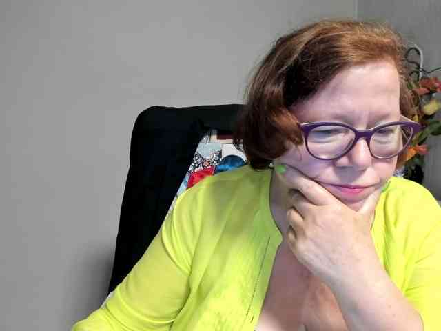 flirty-adele webcam