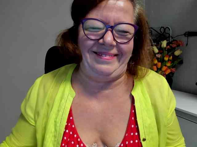 flirty-adele webcam