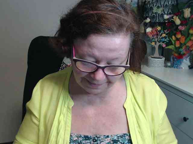 flirty-adele webcam