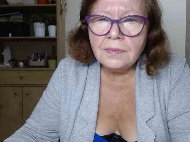 flirty-adele webcam
