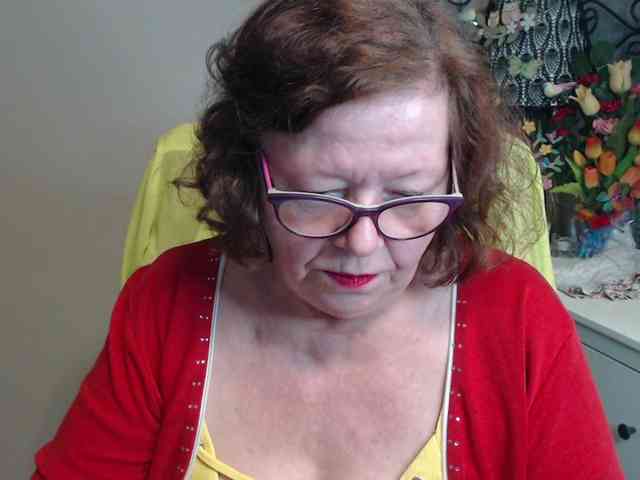 flirty-adele webcam