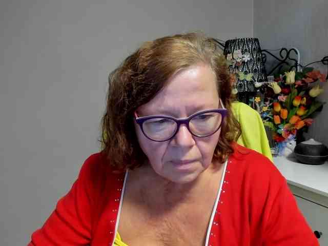 flirty-adele webcam
