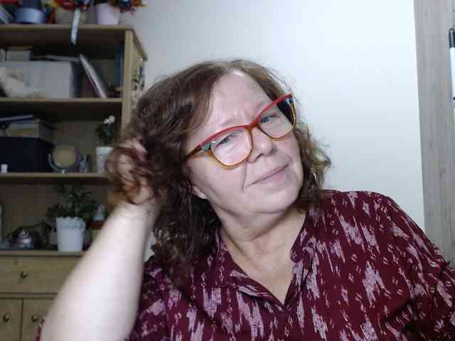 flirty-adele webcam