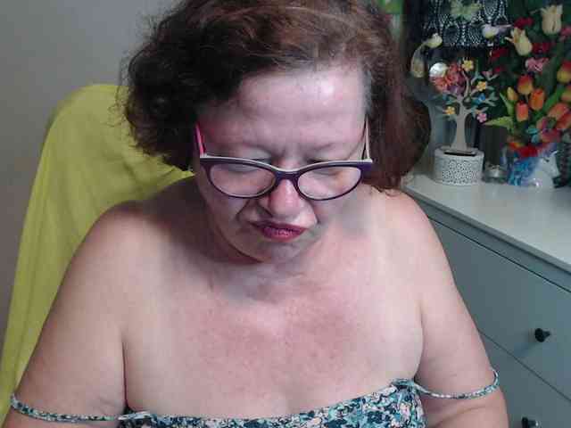 flirty-adele webcam