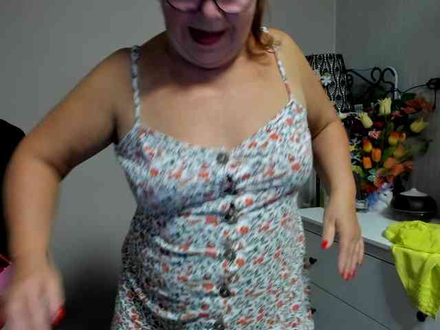 flirty-adele webcam