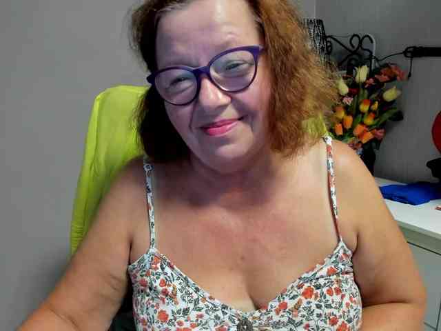 flirty-adele Live Webcam on BongaCams