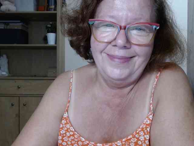 flirty-adele webcam