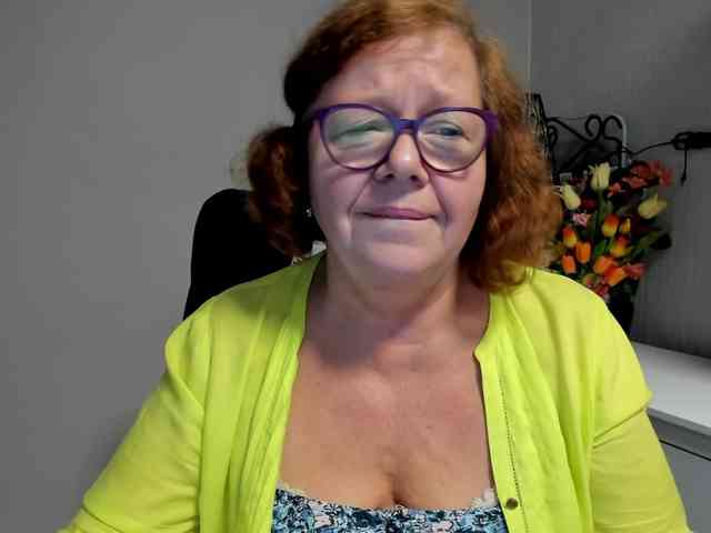 flirty-adele webcam