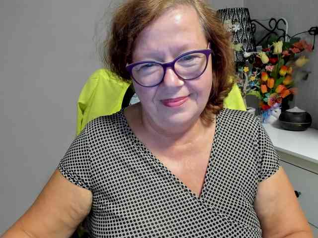 flirty-adele webcam