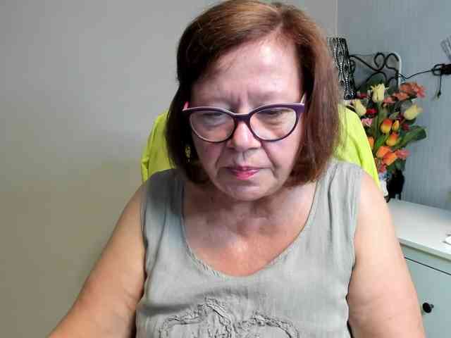 flirty-adele webcam