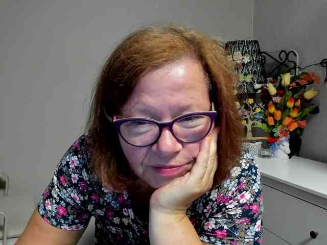flirty-adele webcam