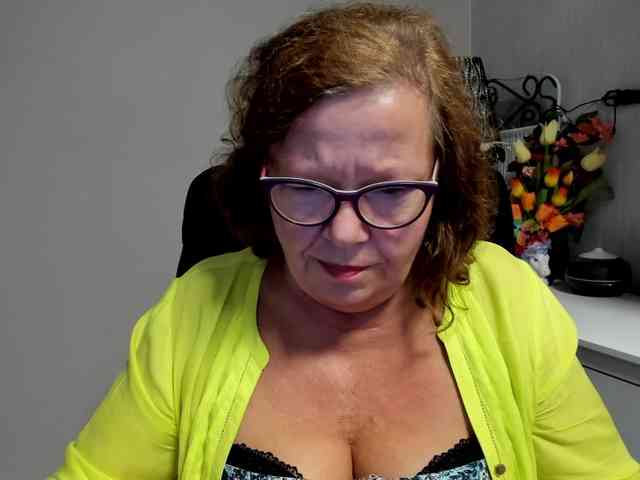flirty-adele webcam