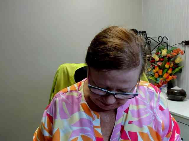 flirty-adele webcam