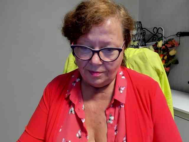 flirty-adele webcam