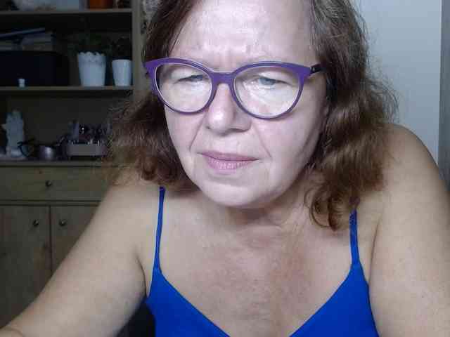 flirty-adele webcam