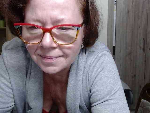flirty-adele webcam