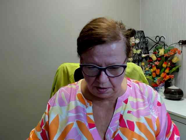 flirty-adele webcam