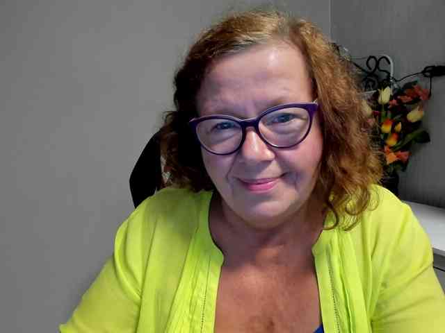 flirty-adele webcam