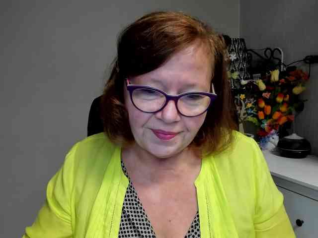 flirty-adele webcam