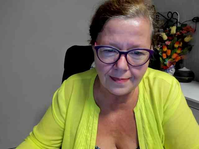 flirty-adele webcam