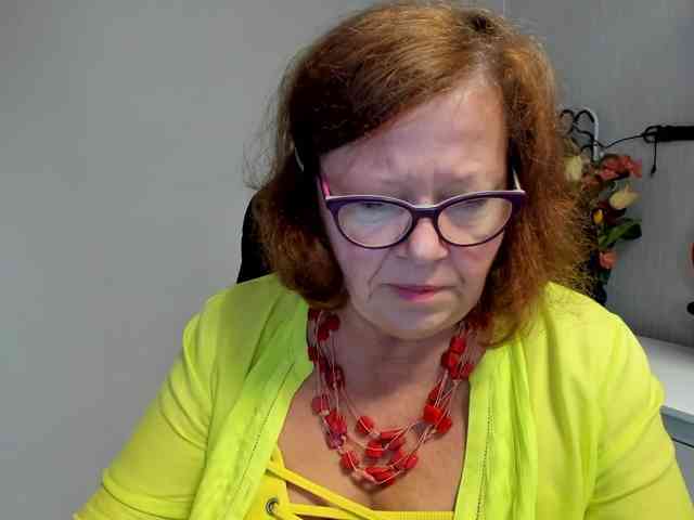 flirty-adele webcam