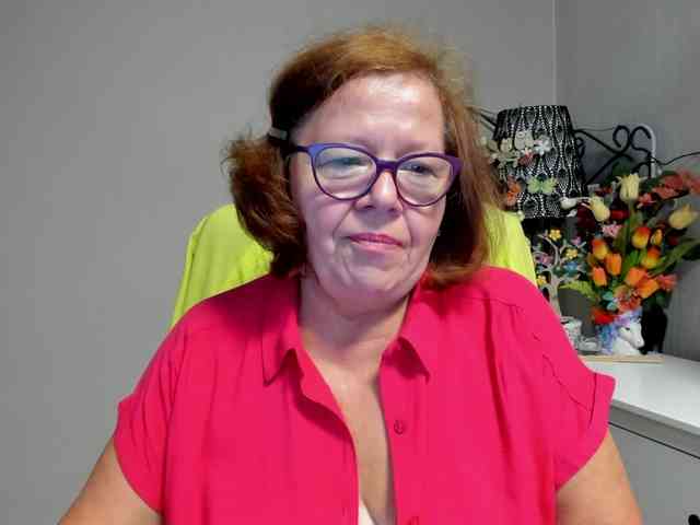 flirty-adele webcam