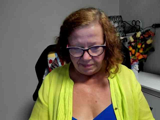 flirty-adele webcam