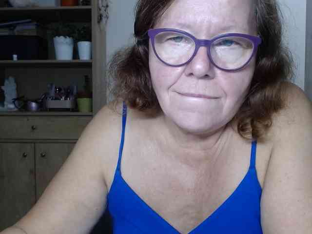 flirty-adele webcam