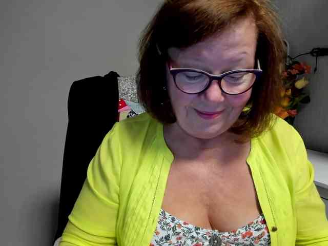 flirty-adele webcam