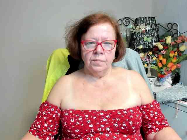 flirty-adele webcam
