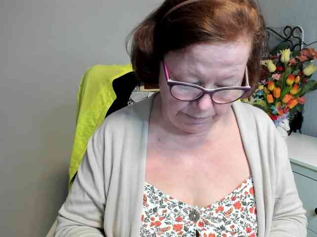 flirty-adele webcam