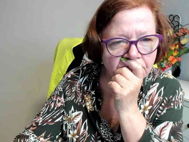 flirty-adele webcam
