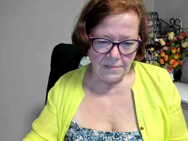 flirty-adele webcam
