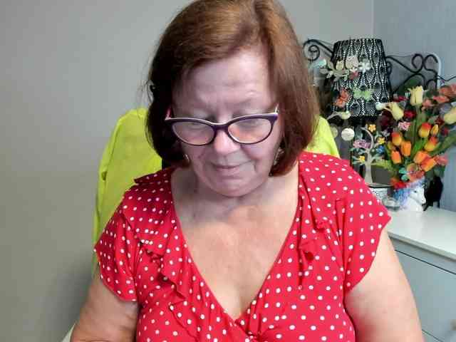 flirty-adele webcam