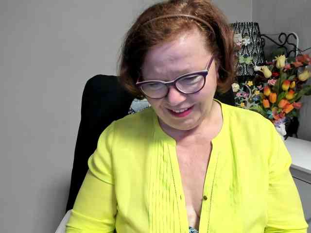 flirty-adele webcam