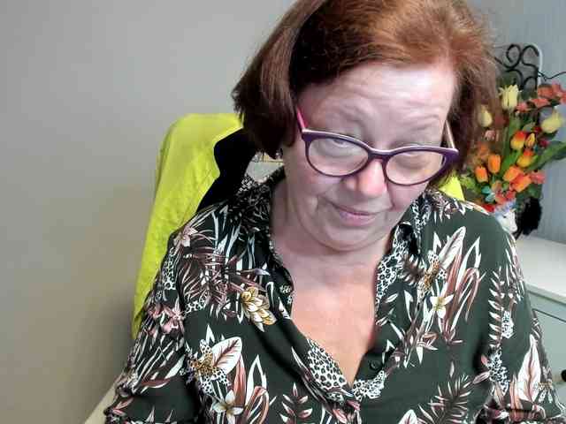 flirty-adele webcam