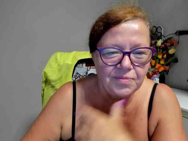 flirty-adele webcam