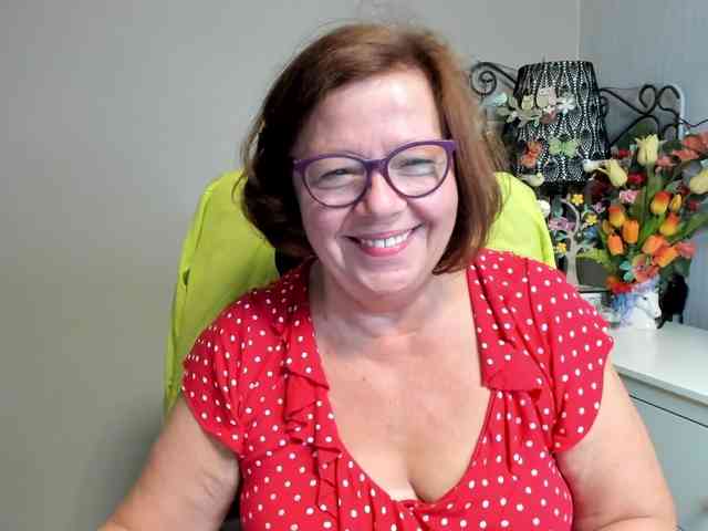 flirty-adele webcam