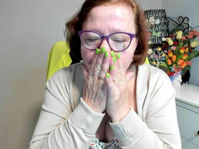flirty-adele webcam