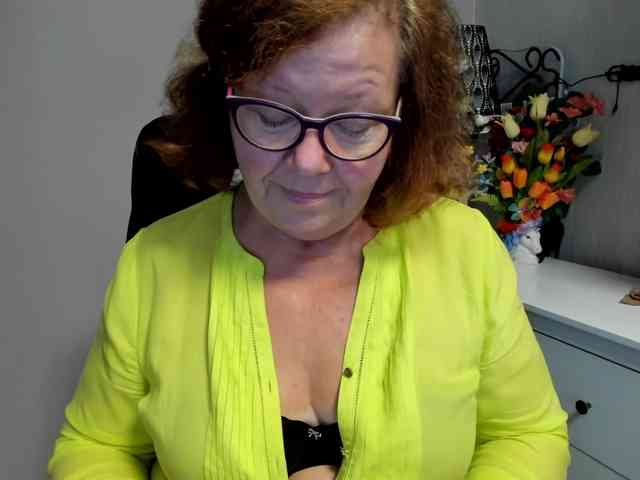 flirty-adele webcam