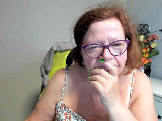 flirty-adele webcam