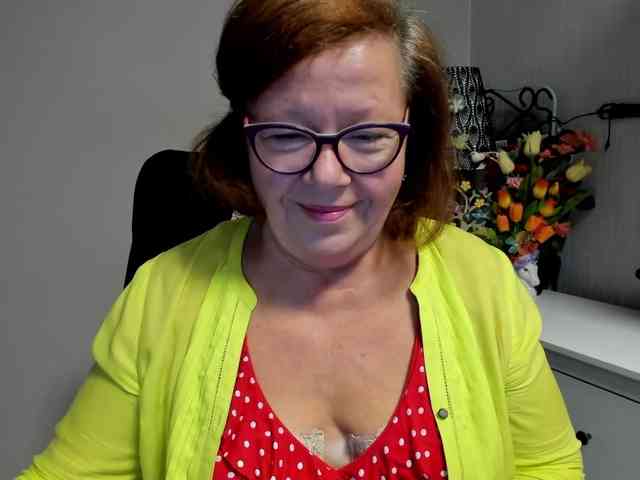flirty-adele webcam