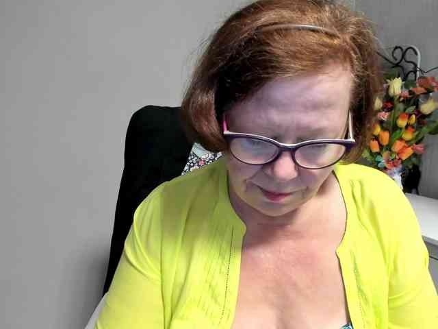 flirty-adele webcam