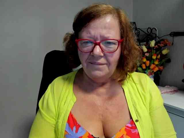 flirty-adele webcam